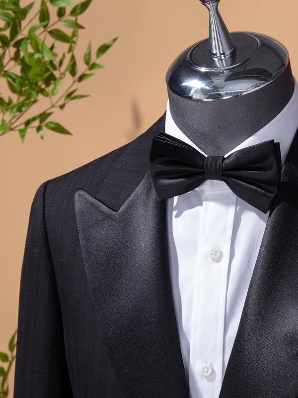 Black 2-piece Single breasted Peak Lapel suit