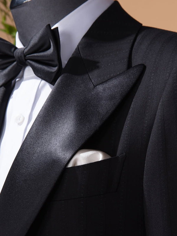 Black 2-piece Single breasted Peak Lapel suit