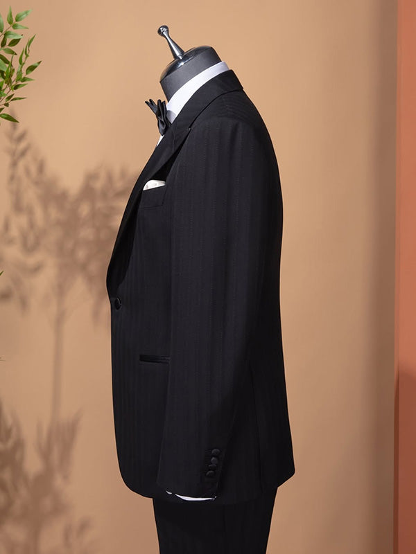Black 2-piece Single breasted Peak Lapel suit