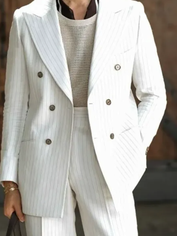White striped 2-piece double-breasted Peak Lapel suit
