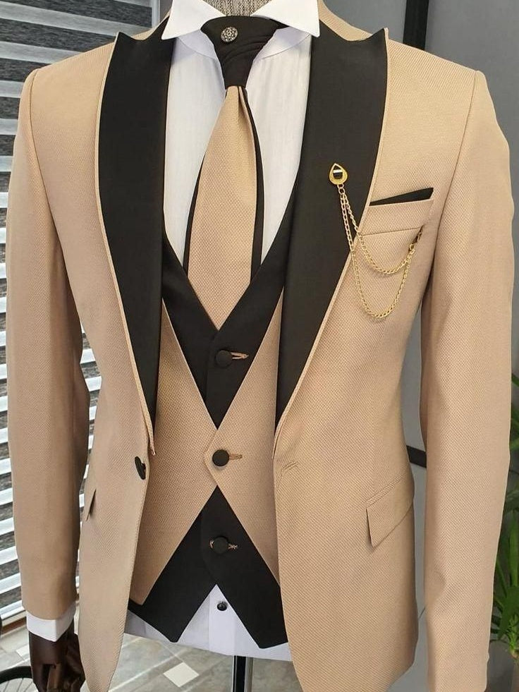 Brown 3-piece Peak Lapel Single button suit