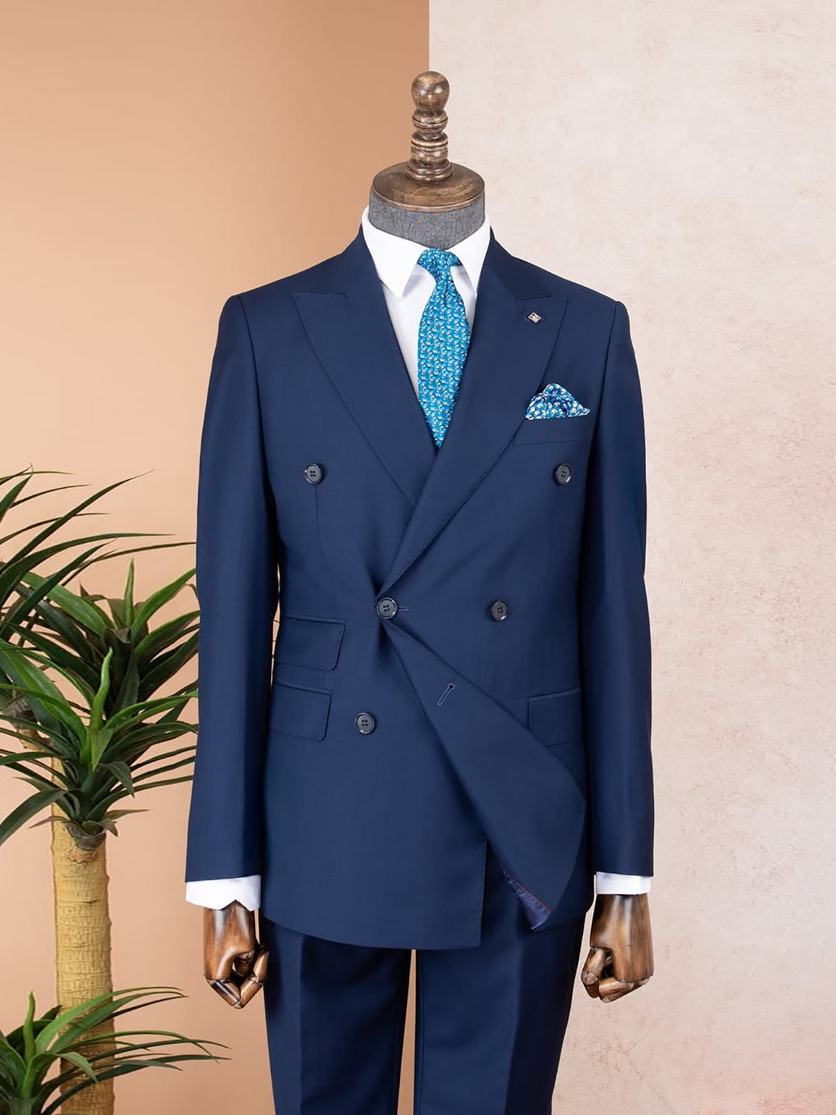 Navy 2-piece Double-breasted Peak Lapel suit