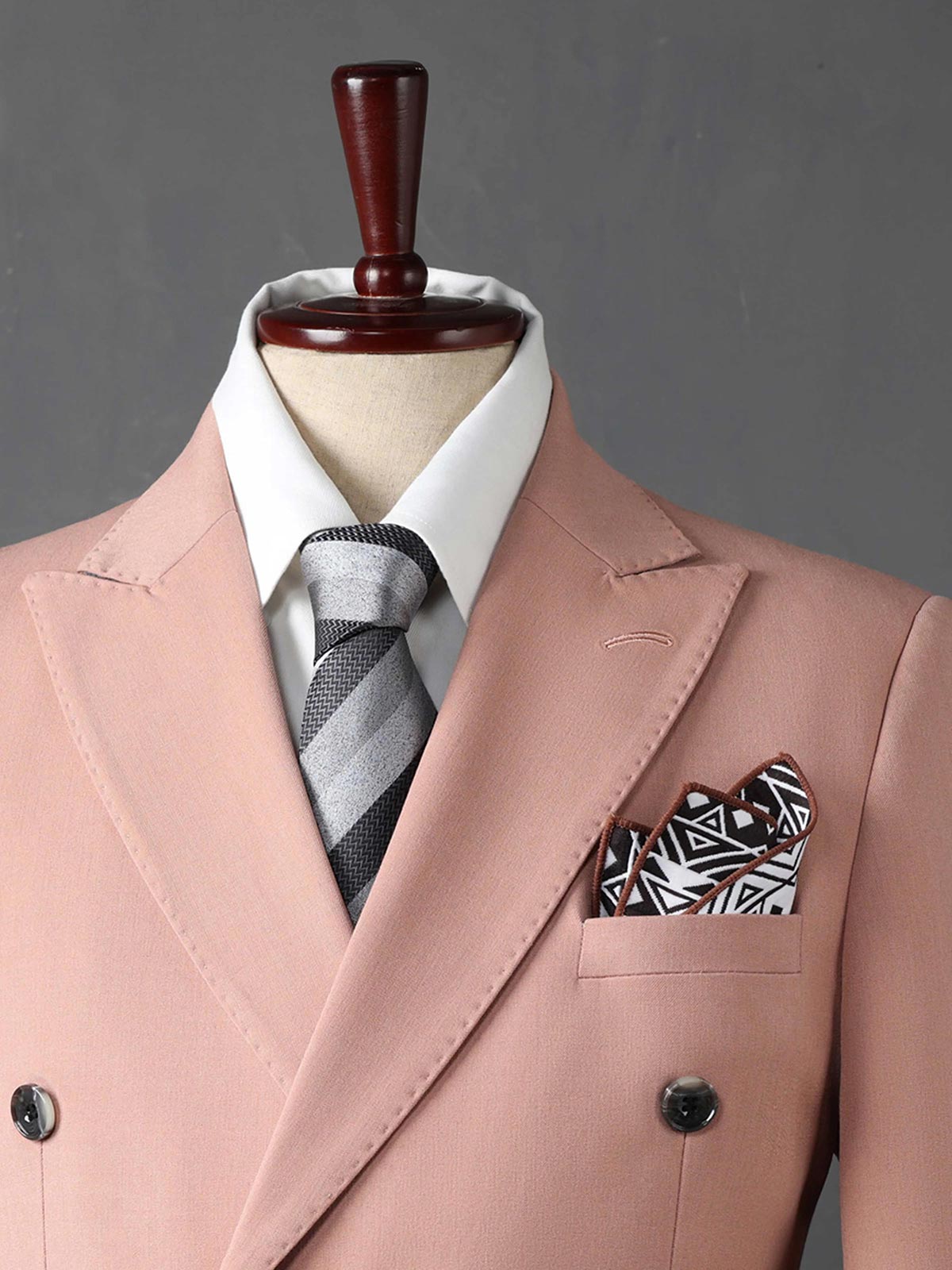 Pink 3-piece double-breasted Peak Lapel suit