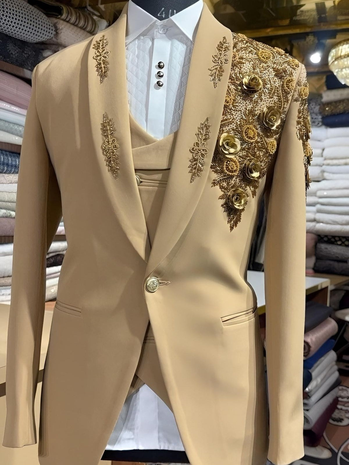Brown Golden Flower Shawl Lapel Prom Tuxedo for Men