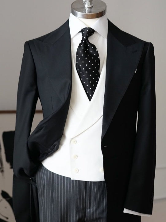 Black Longline 3-Piece Tuxedo with Peak Lapel – One-Button Formal Tailcoat Suit