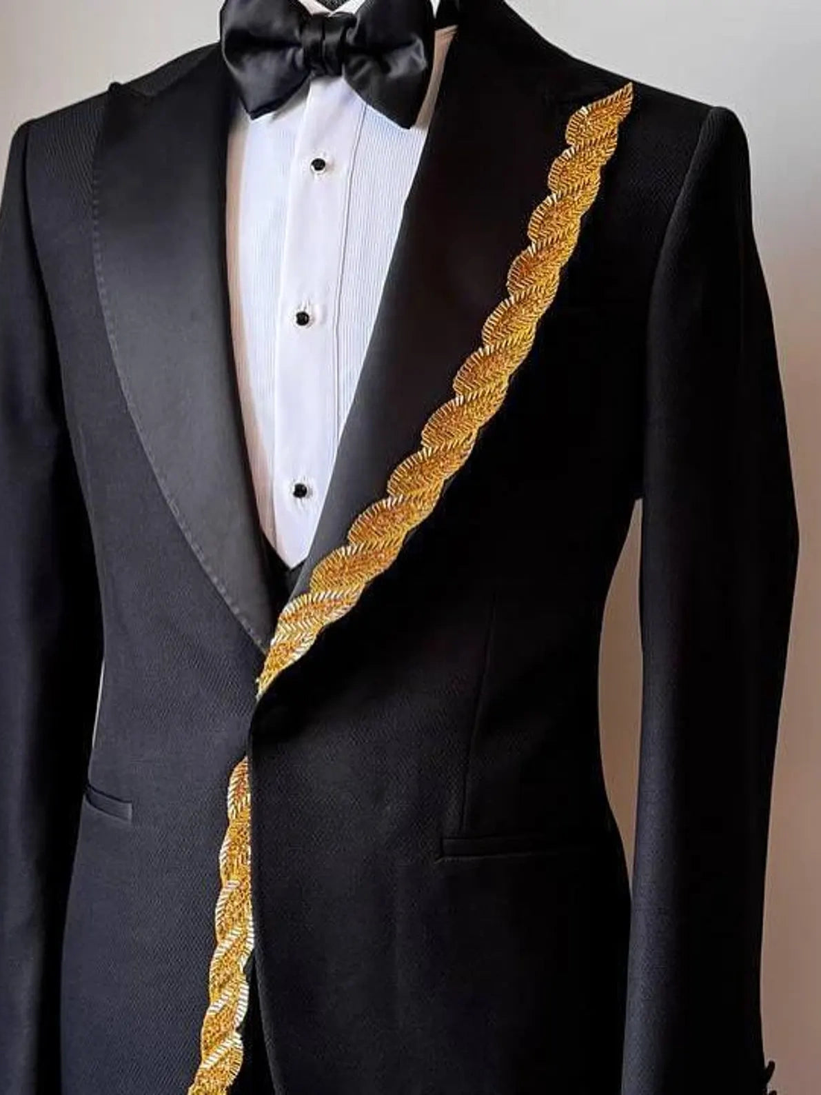 Black Elegant Tuxedo with Gold Braided Detail – Designer Formal Suit for Prom & Gala