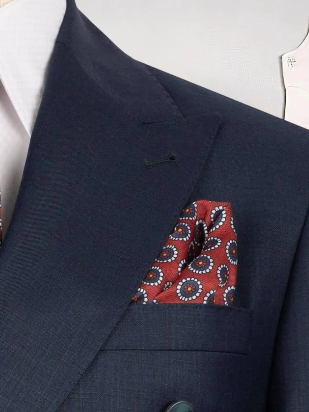 Men’s Navy Double-Breasted Peak Lapel Formal Suit