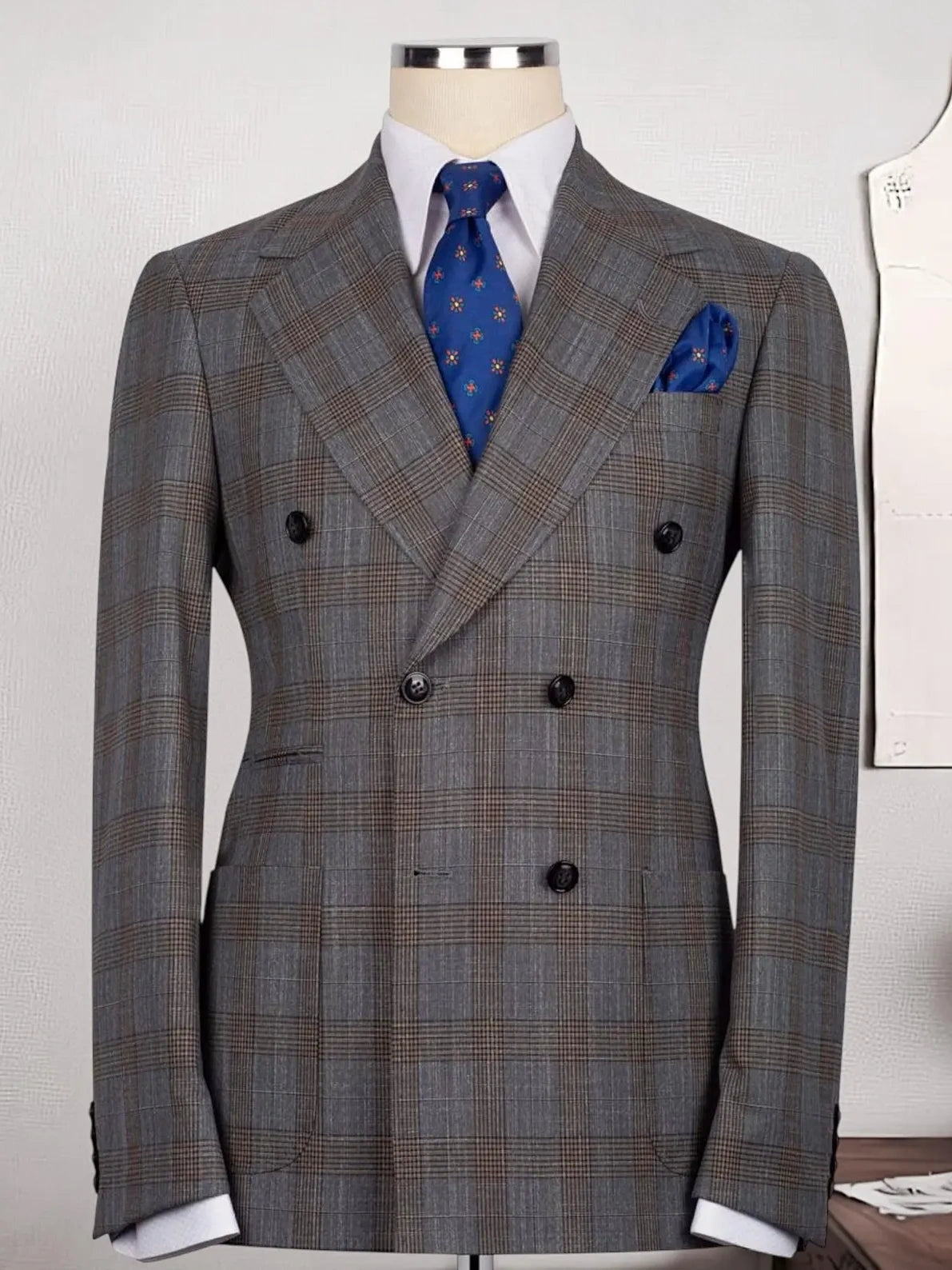 Men’s Grey Plaid Double-Breasted Peak Lapel Formal Suit